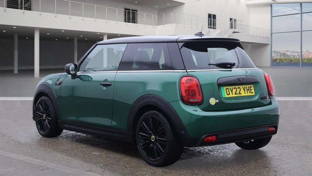 A 2022 MINI ELECTRIC HATCH Cooper SE 32.6kWh Level 3 Hatchback 3dr Electric Auto (184 ps) STUNNING EXA A 2022 MINI ELECTRIC HATCH Cooper SE 32.6kWh Level 3 Hatchback 3dr Electric Auto (184 ps) STUNNING EXA