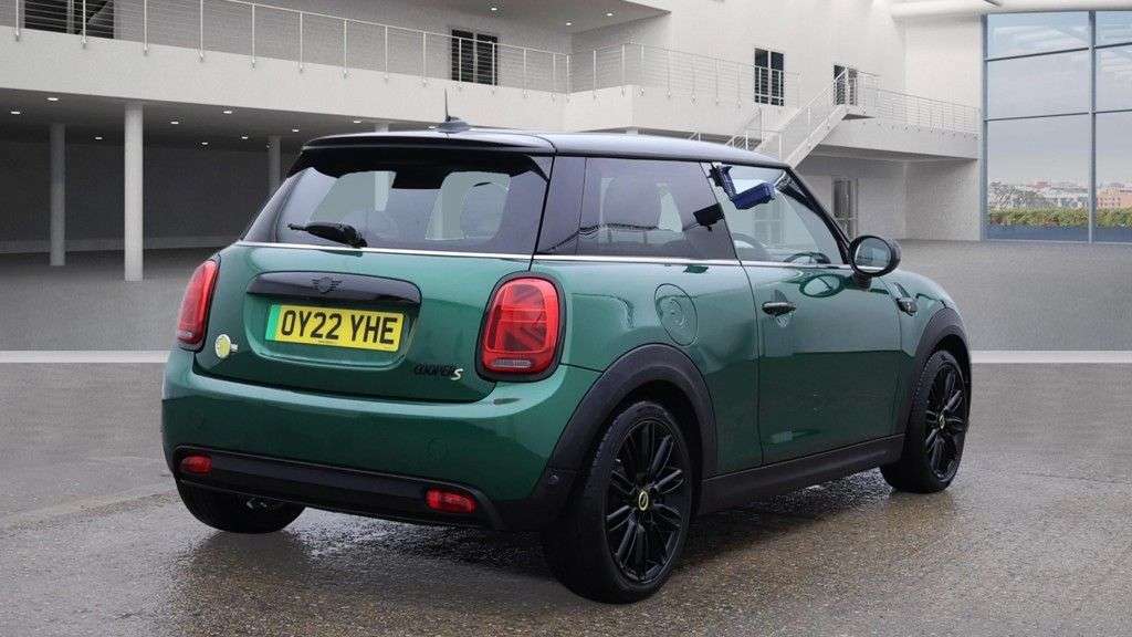 A 2022 MINI ELECTRIC HATCH Cooper SE 32.6kWh Level 3 Hatchback 3dr Electric Auto (184 ps) STUNNING EXA A 2022 MINI ELECTRIC HATCH Cooper SE 32.6kWh Level 3 Hatchback 3dr Electric Auto (184 ps) STUNNING EXA