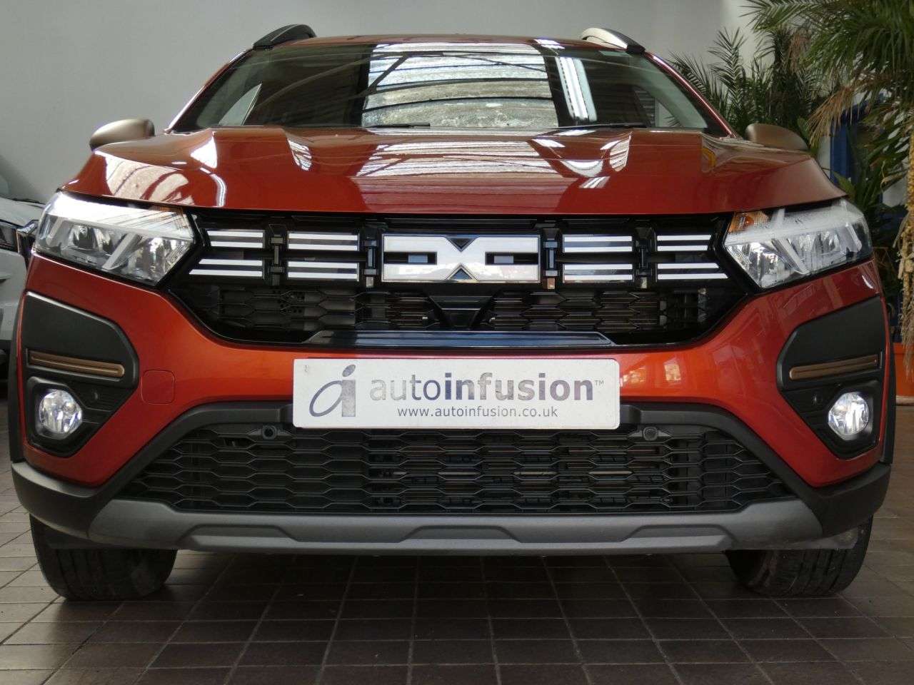 A 2025 DACIA JOGGER 1.6 Hybrid EXTREME MPV 5dr Petrol Hybrid Auto Euro 6 (s/s) (140 ps) 1 OWNER A 2025 DACIA JOGGER 1.6 Hybrid EXTREME MPV 5dr Petrol Hybrid Auto Euro 6 (s/s) (140 ps) 1 OWNER