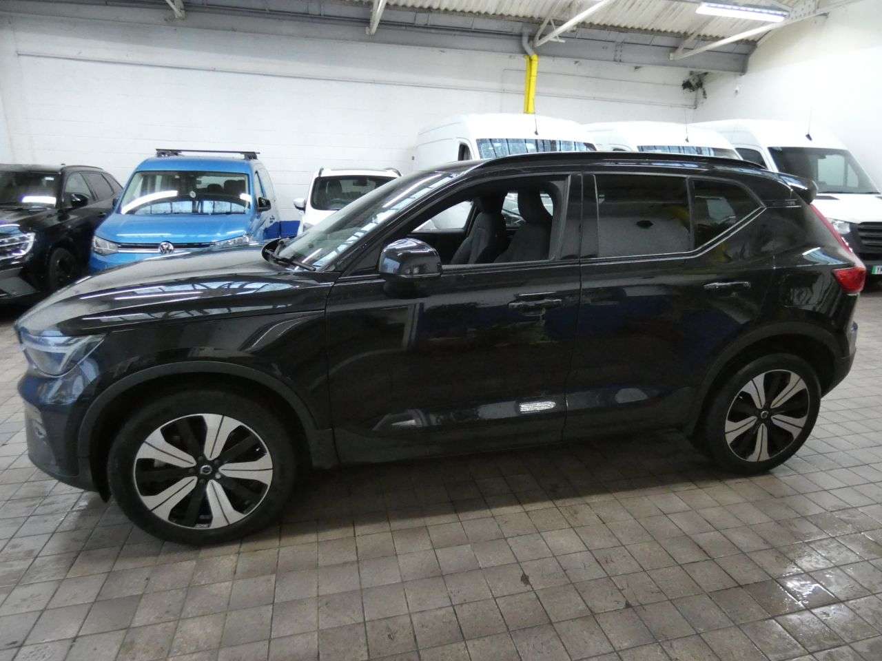 2022 VOLVO XC40 2022 VOLVO XC40