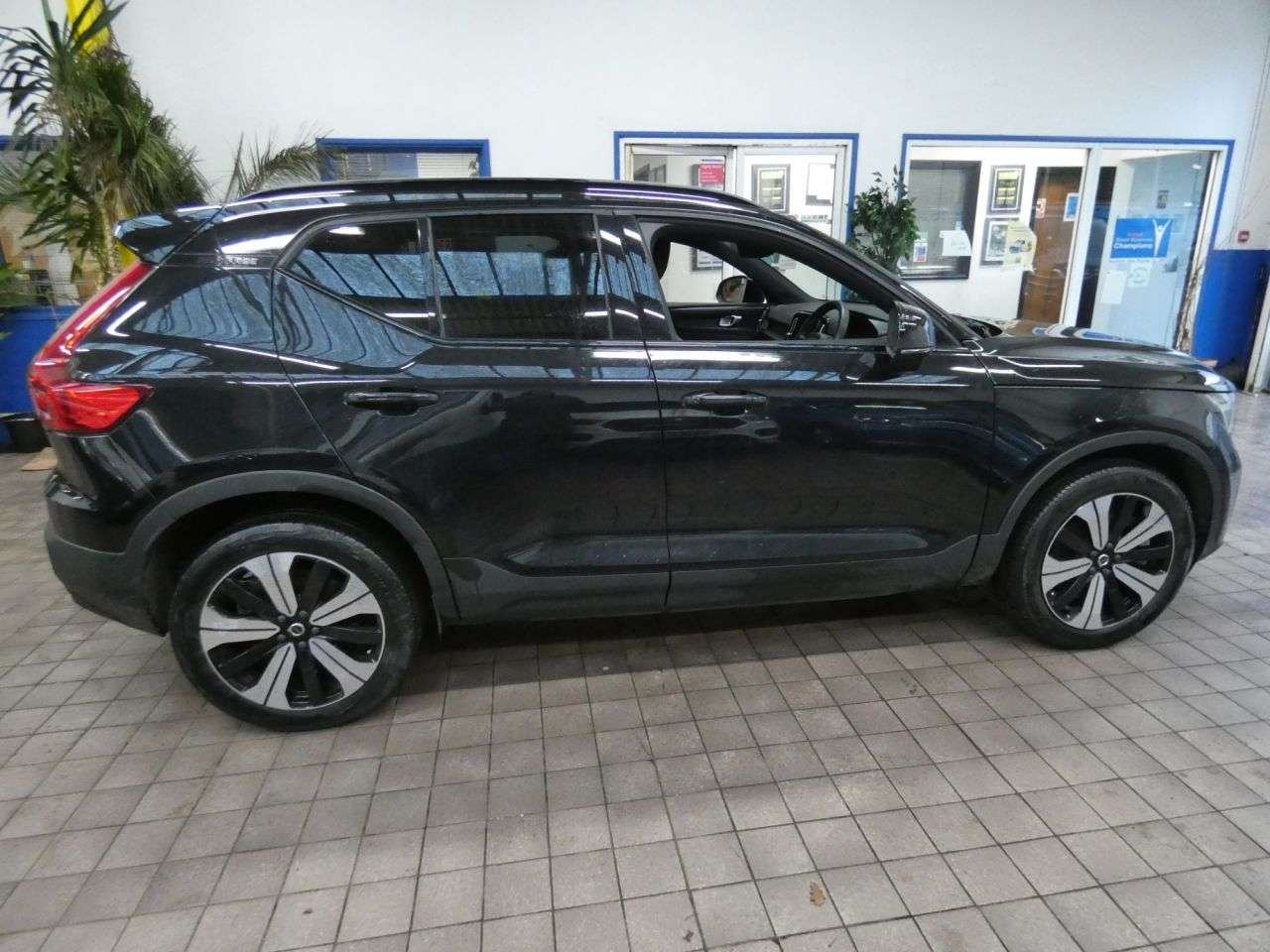 2022 VOLVO XC40 2022 VOLVO XC40