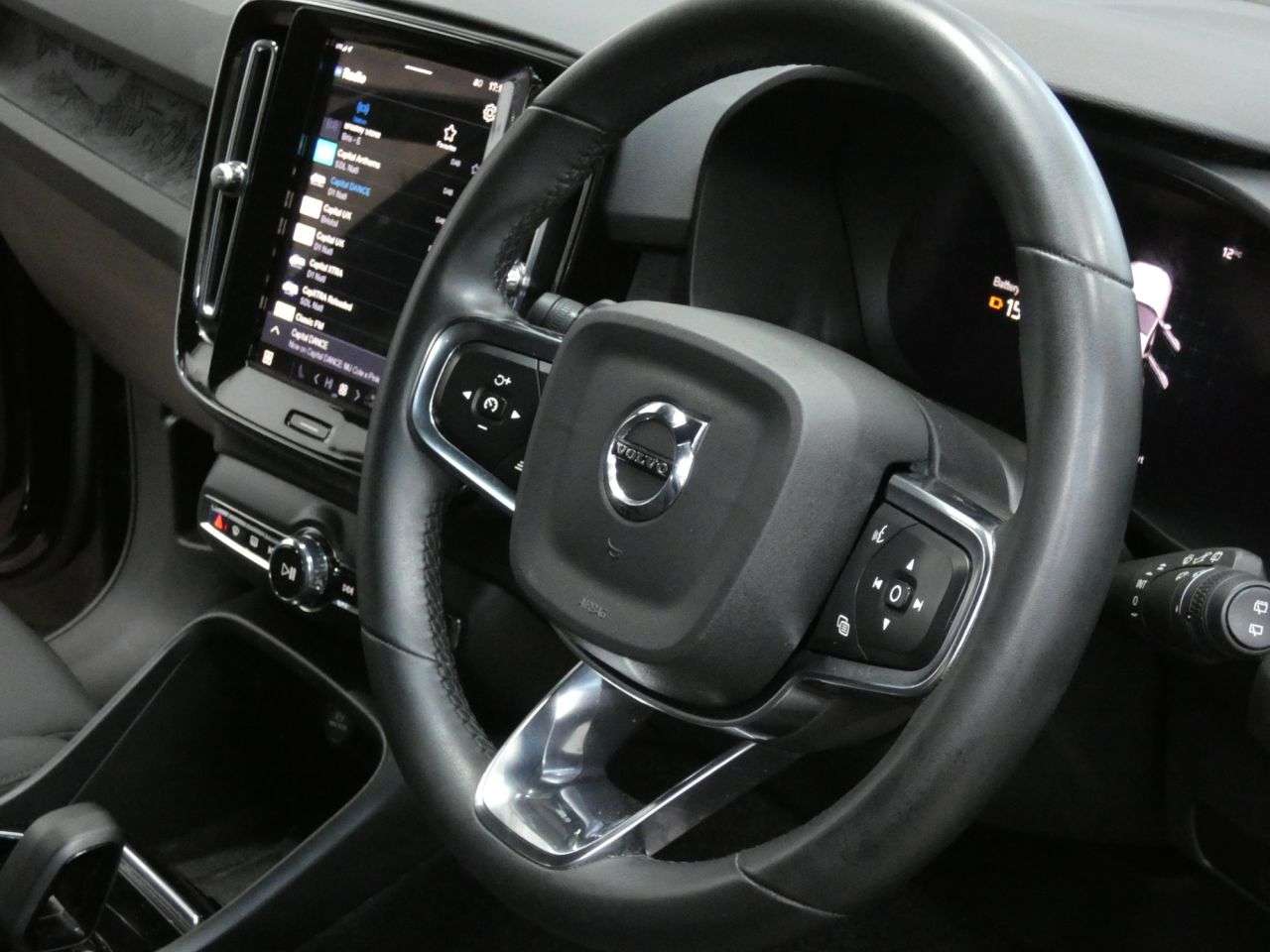 2022 VOLVO XC40 2022 VOLVO XC40