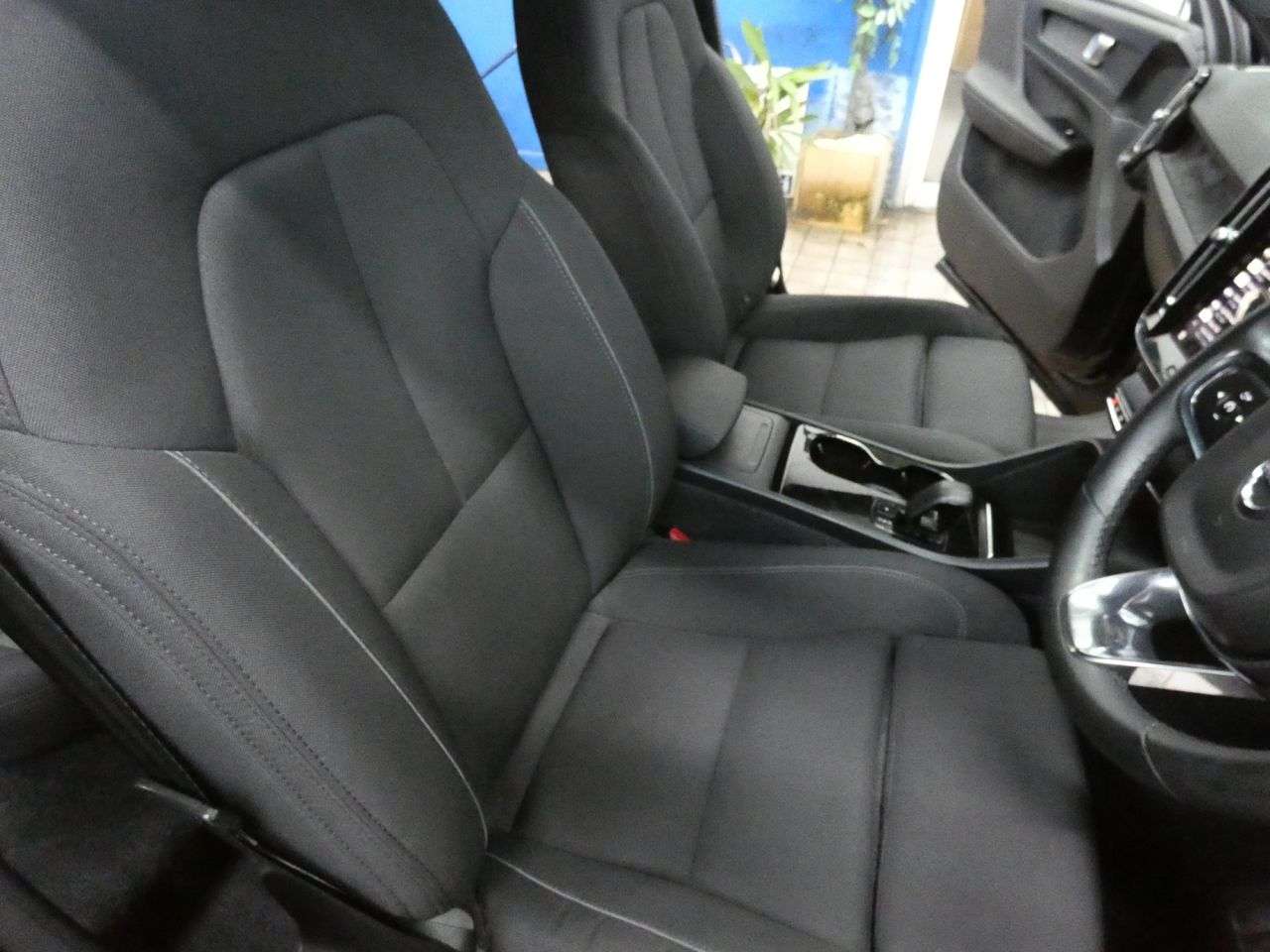 2022 VOLVO XC40 2022 VOLVO XC40