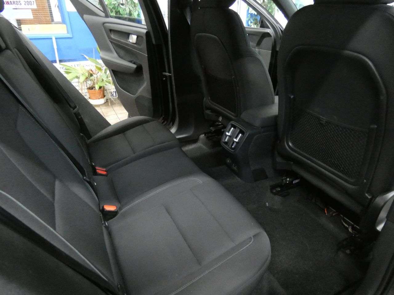 2022 VOLVO XC40 2022 VOLVO XC40