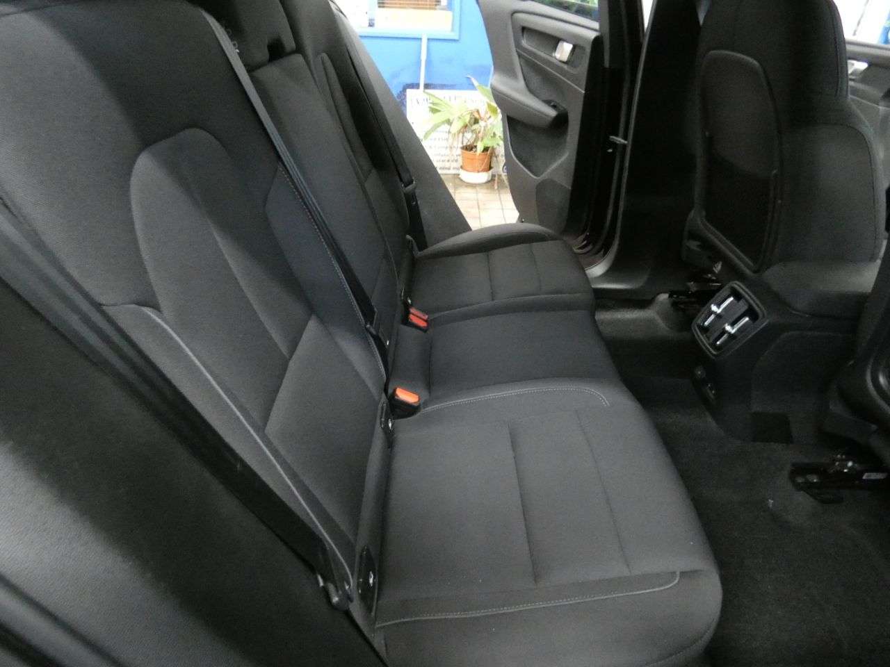 2022 VOLVO XC40 2022 VOLVO XC40