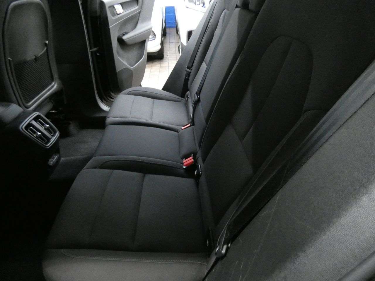 2022 VOLVO XC40 2022 VOLVO XC40