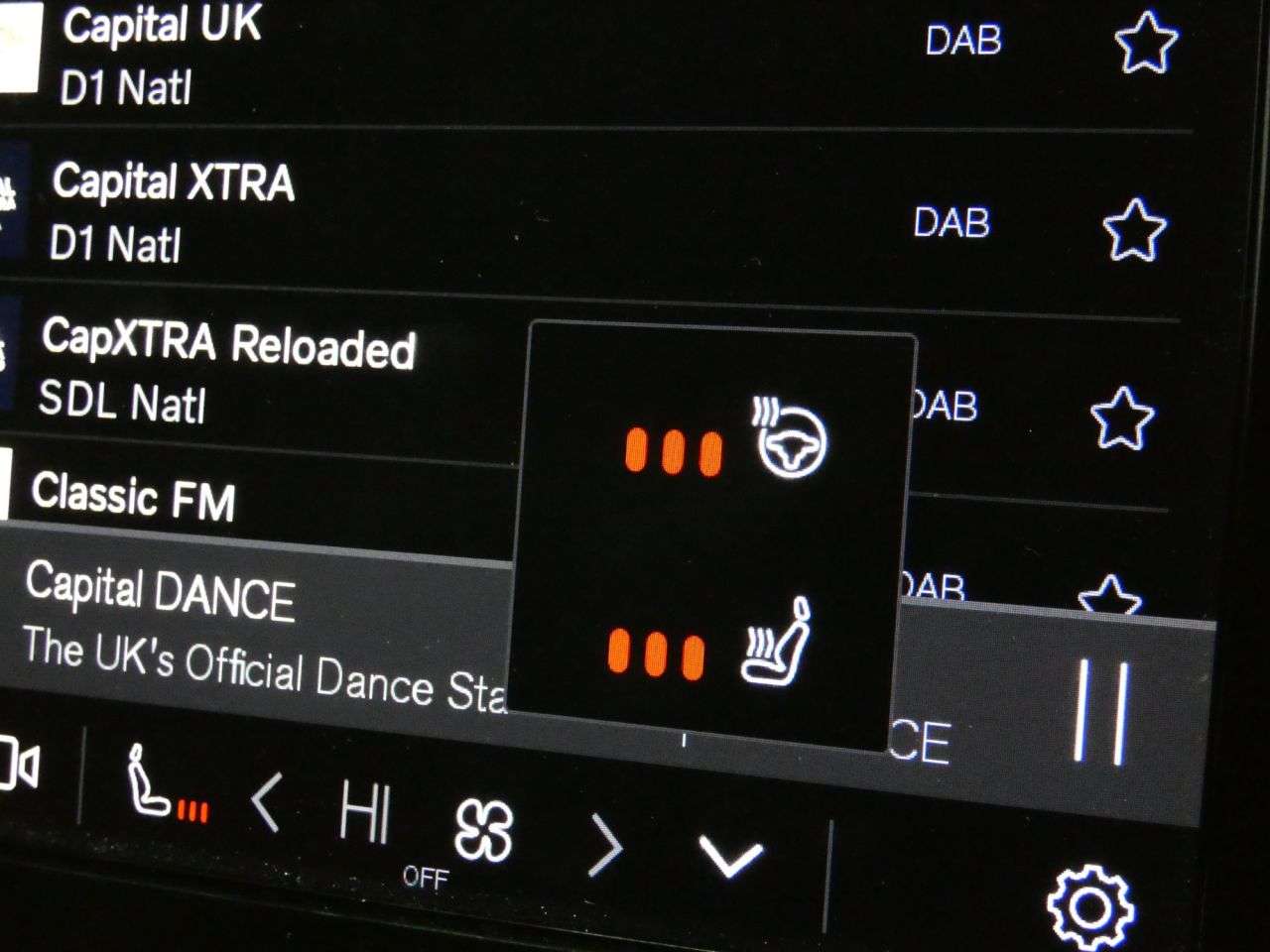 2022 VOLVO XC40 2022 VOLVO XC40