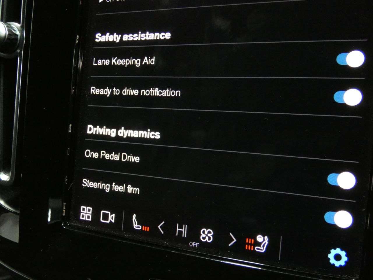 2022 VOLVO XC40 2022 VOLVO XC40