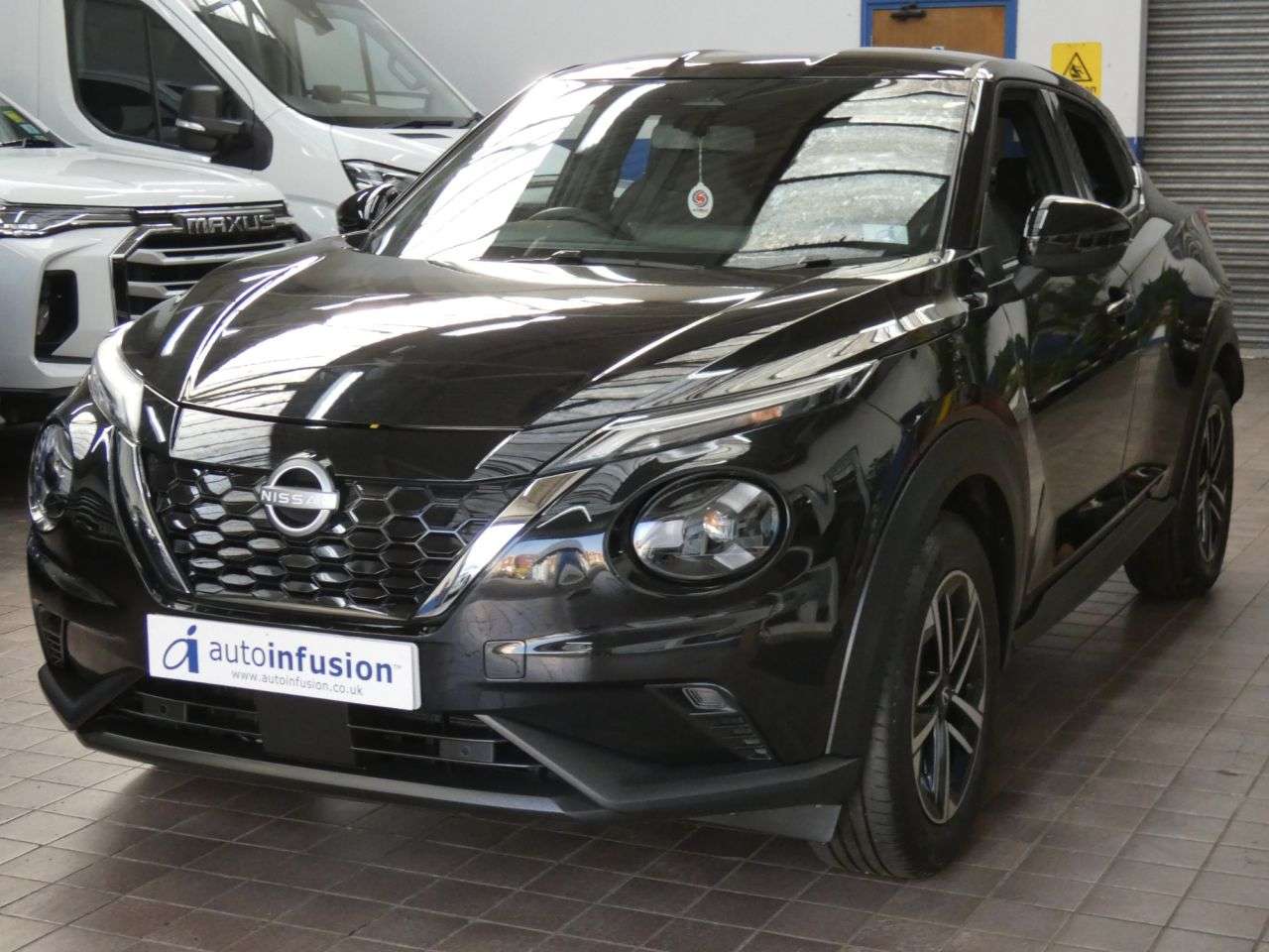 A 2025 NISSAN JUKE 1.6 N-Connecta SUV 5dr Petrol Hybrid Auto Euro 6 (143 ps) GENUINE LOW MILES A 2025 NISSAN JUKE 1.6 N-Connecta SUV 5dr Petrol Hybrid Auto Euro 6 (143 ps) GENUINE LOW MILES