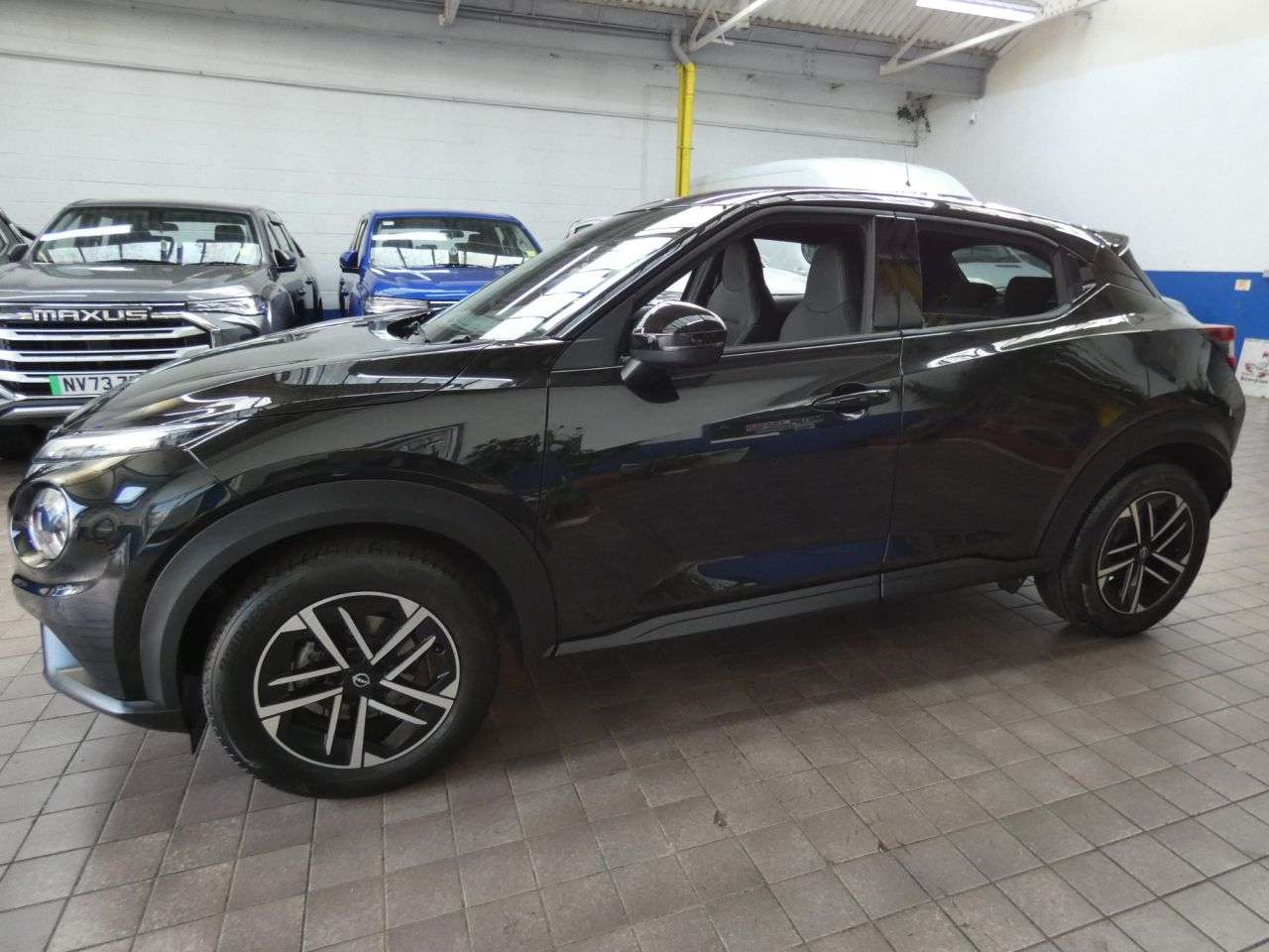 A 2025 NISSAN JUKE 1.6 N-Connecta SUV 5dr Petrol Hybrid Auto Euro 6 (143 ps) GENUINE LOW MILES A 2025 NISSAN JUKE 1.6 N-Connecta SUV 5dr Petrol Hybrid Auto Euro 6 (143 ps) GENUINE LOW MILES
