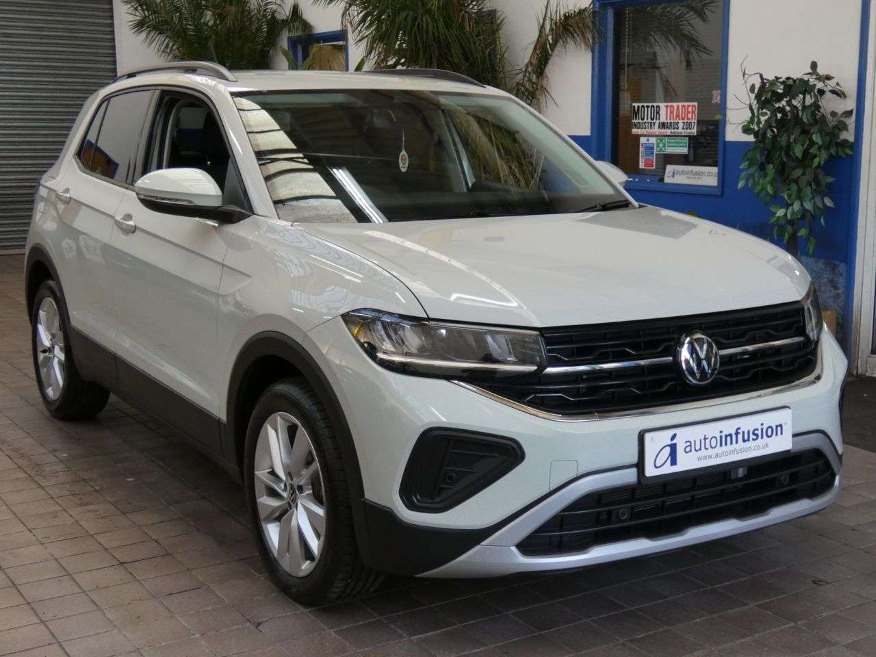 A 2025 VOLKSWAGEN T-CROSS 1.0 TSI Match SUV 5dr Petrol DSG Euro 6 (s/s) (115 ps) AIR CON CARPLAY CAME A 2025 VOLKSWAGEN T-CROSS 1.0 TSI Match SUV 5dr Petrol DSG Euro 6 (s/s) (115 ps) AIR CON CARPLAY CAME
