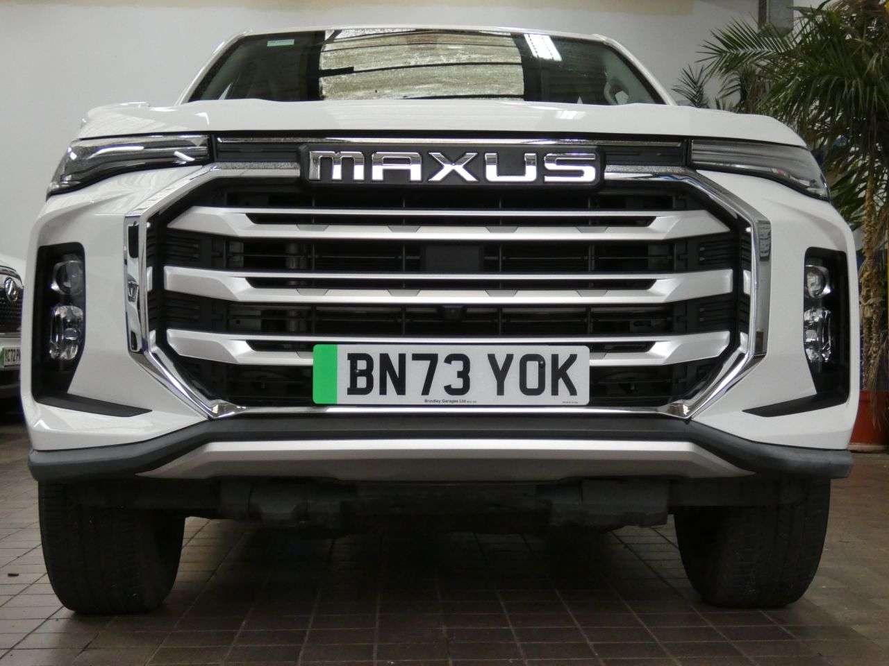 A 2023 MAXUS T90EV 88.5kWh Elite Pickup Double Cab 4dr Electric Auto RWD (177 ps) LOW MILES 1 A 2023 MAXUS T90EV 88.5kWh Elite Pickup Double Cab 4dr Electric Auto RWD (177 ps) LOW MILES 1