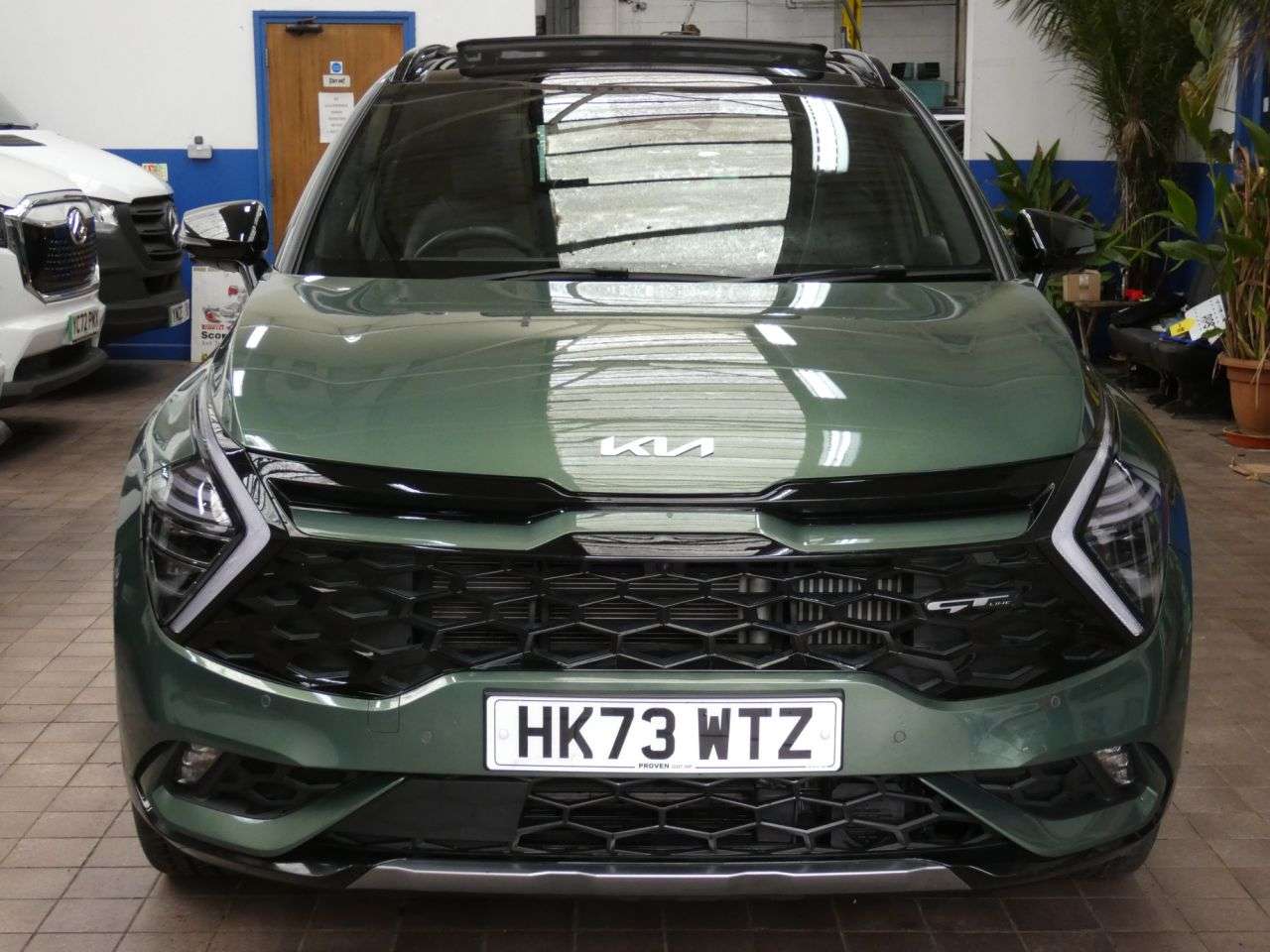 A 2024 KIA SPORTAGE 1.6 T-GDi 13.8kWh GT-Line S SUV 5dr Petrol Plug-in Hybrid Auto AWD Euro 6 ( A 2024 KIA SPORTAGE 1.6 T-GDi 13.8kWh GT-Line S SUV 5dr Petrol Plug-in Hybrid Auto AWD Euro 6 (