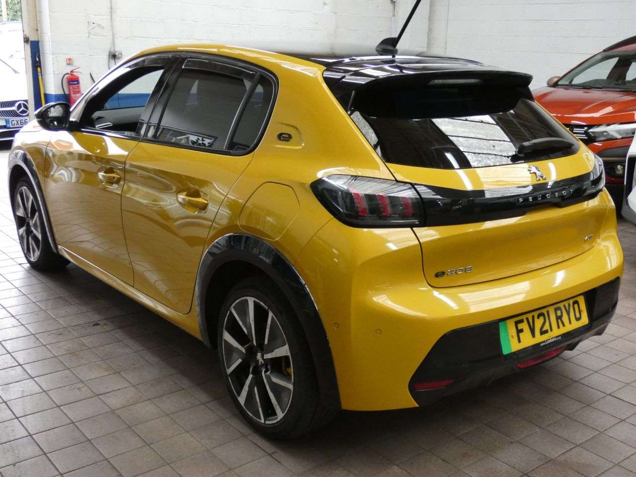 2021 PEUGEOT E-208 2021 PEUGEOT E-208