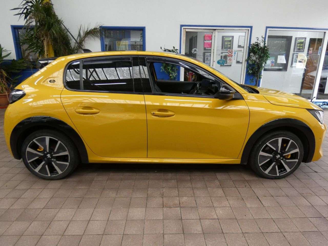 2021 PEUGEOT E-208 2021 PEUGEOT E-208