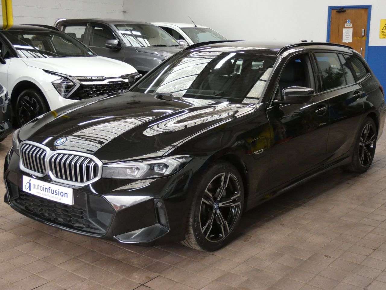 A 2022 BMW 3 SERIES 2.0 330e 12kWh M Sport Touring 5dr Petrol Plug-in Hybrid Auto Euro 6 (s/s) A 2022 BMW 3 SERIES 2.0 330e 12kWh M Sport Touring 5dr Petrol Plug-in Hybrid Auto Euro 6 (s/s)