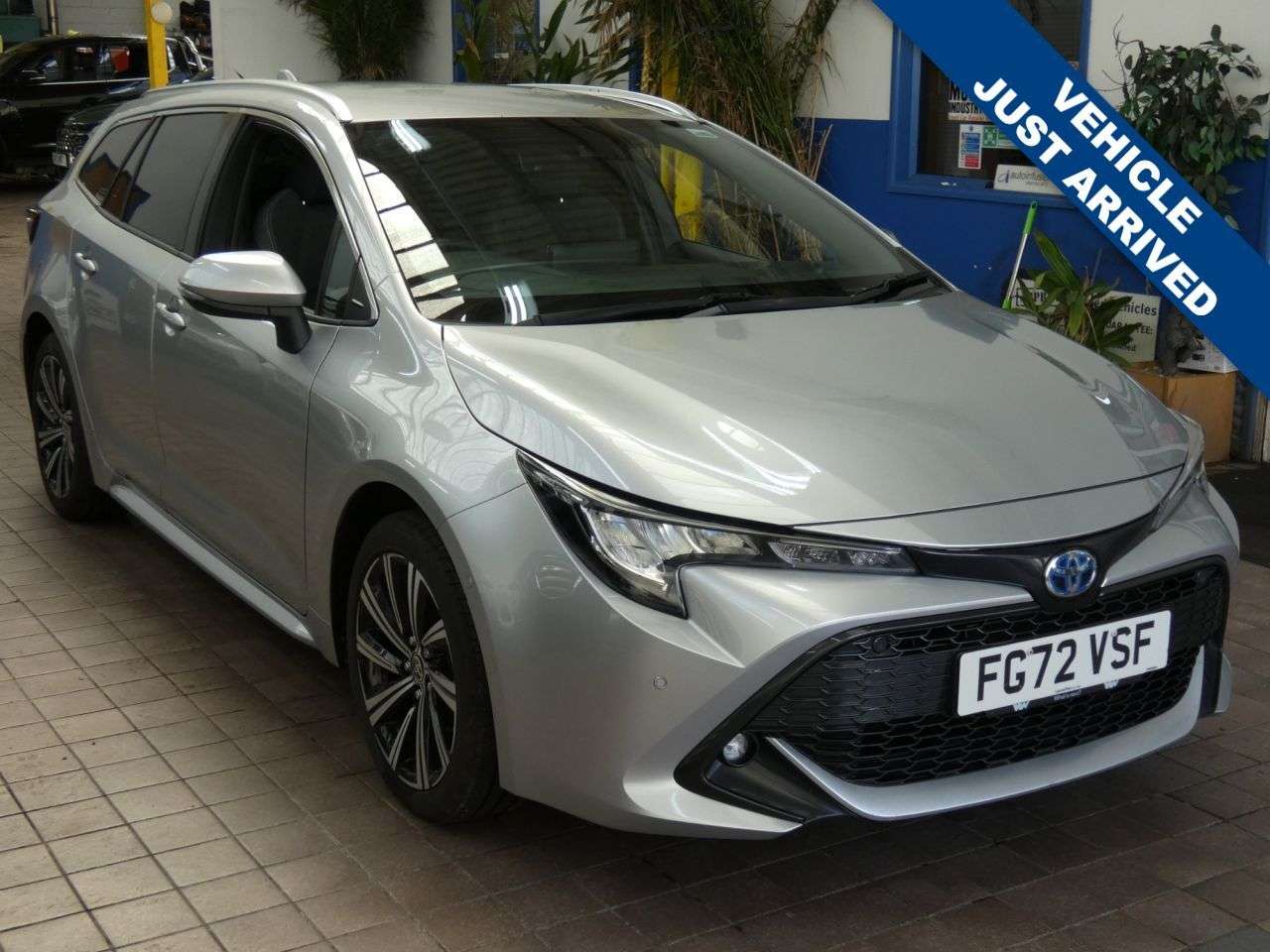 A 2022 TOYOTA COROLLA 2.0 VVT-h Design Touring Sports 5dr Petrol Hybrid CVT Euro 6 (s/s) (196 ps) A 2022 TOYOTA COROLLA 2.0 VVT-h Design Touring Sports 5dr Petrol Hybrid CVT Euro 6 (s/s) (196 ps)