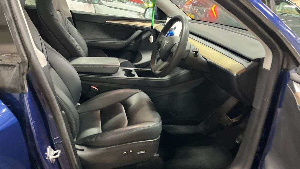 2023 TESLA MODEL Y 2023 TESLA MODEL Y