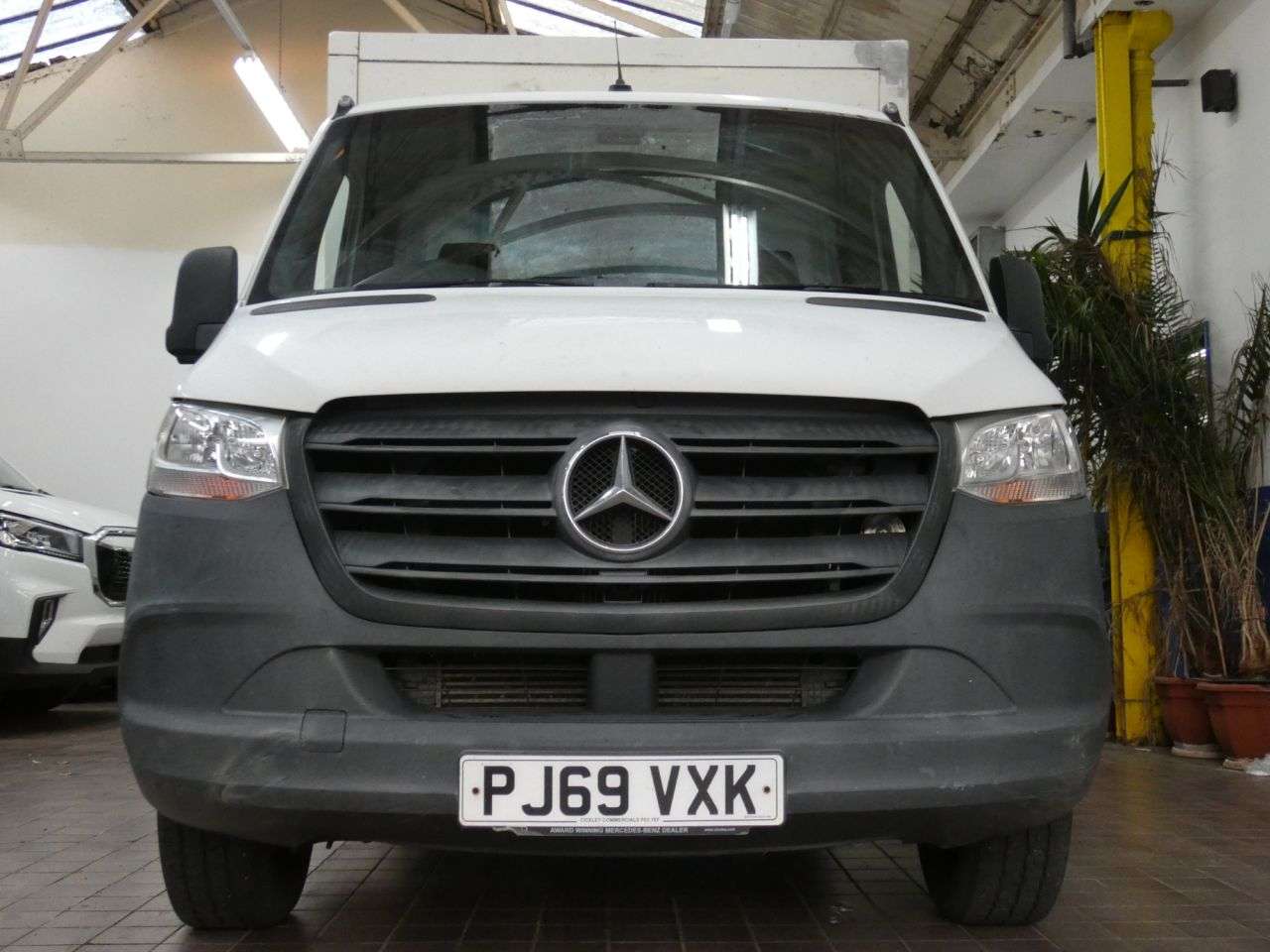 A 2019 MERCEDES-BENZ SPRINTER 2.1 314 CDI Chassis Cab 2dr Diesel Manual RWD L2 Euro 6 (143 ps) SERVICE HI A 2019 MERCEDES-BENZ SPRINTER 2.1 314 CDI Chassis Cab 2dr Diesel Manual RWD L2 Euro 6 (143 ps) SERVICE HI