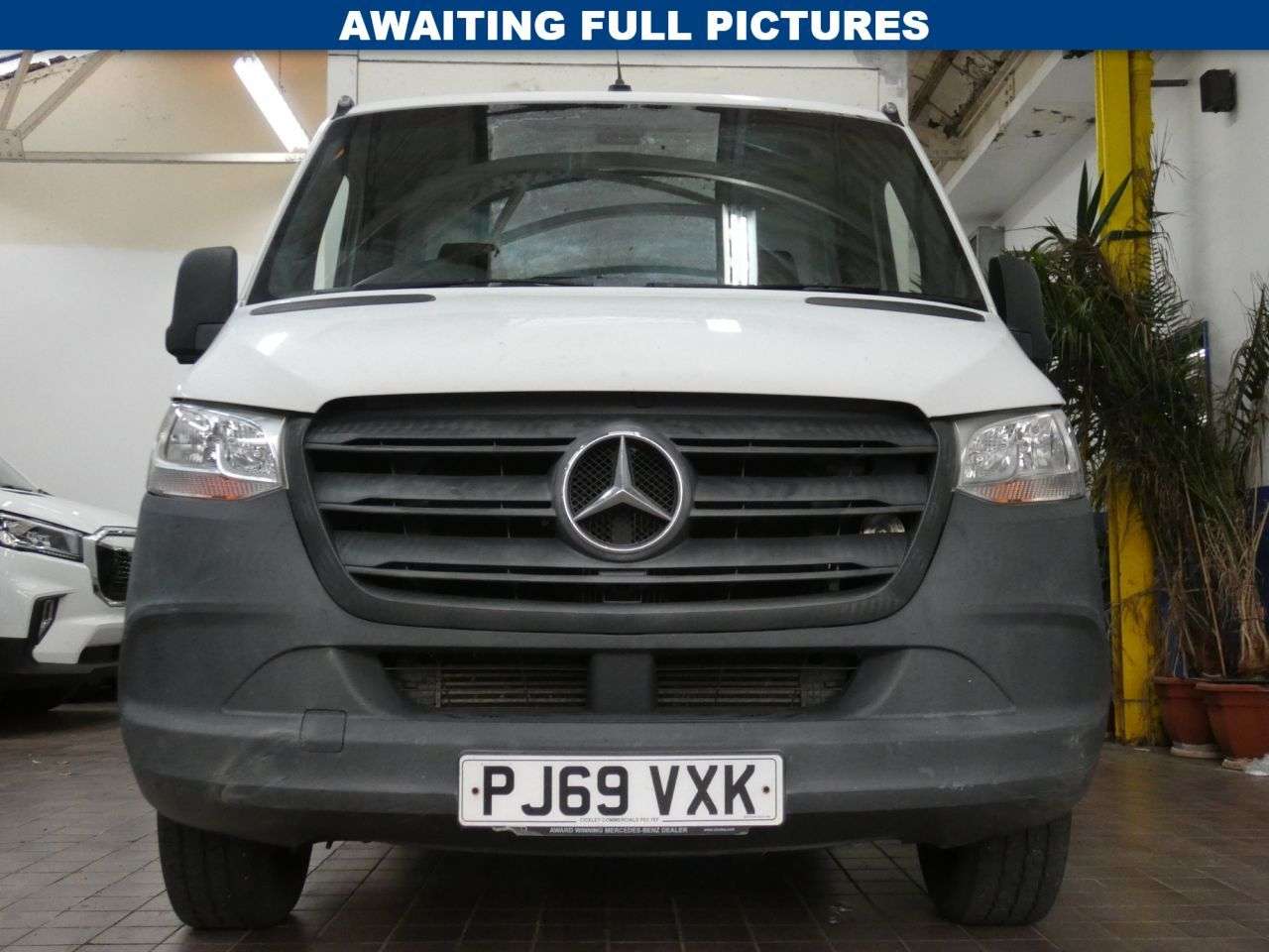 A 2019 MERCEDES-BENZ SPRINTER 2.1 314 CDI Chassis Cab 2dr Diesel Manual RWD L2 Euro 6 (143 ps) SERVICE HI A 2019 MERCEDES-BENZ SPRINTER 2.1 314 CDI Chassis Cab 2dr Diesel Manual RWD L2 Euro 6 (143 ps) SERVICE HI