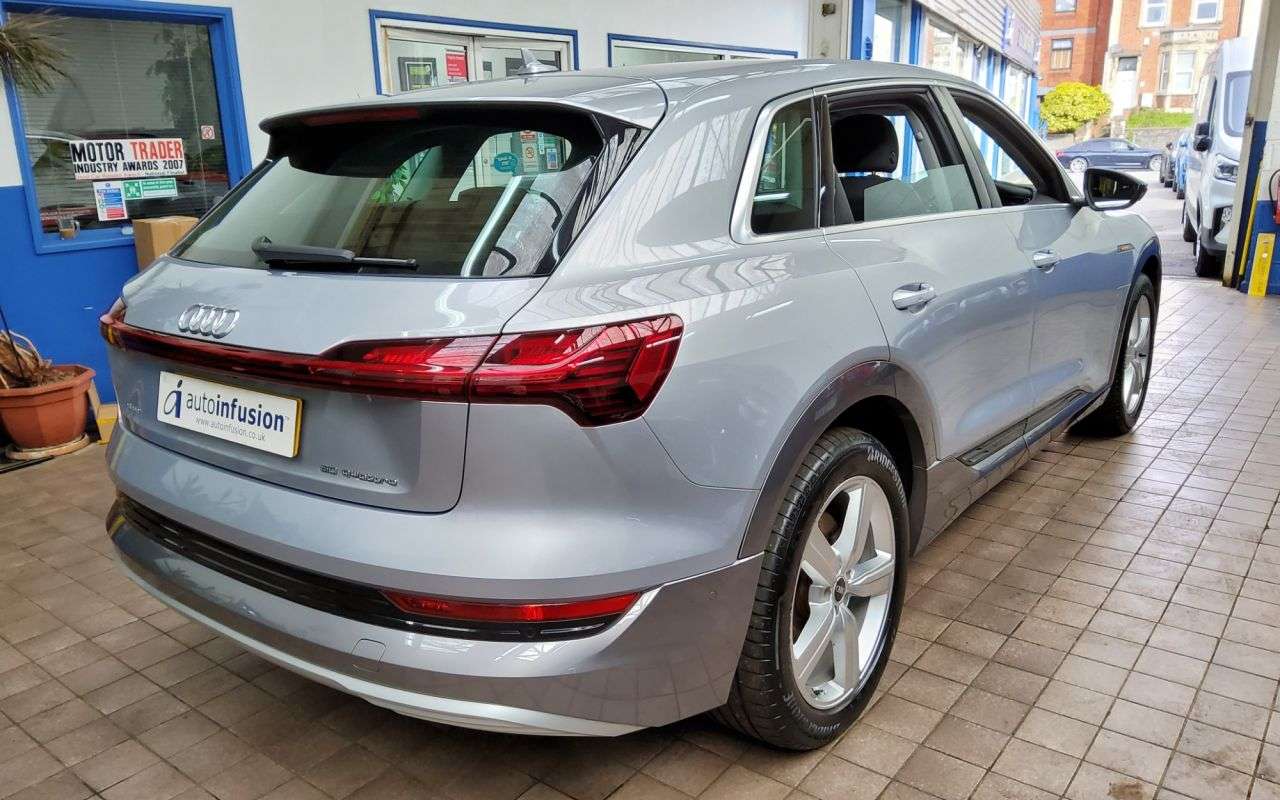 2021 AUDI E-TRON 2021 AUDI E-TRON