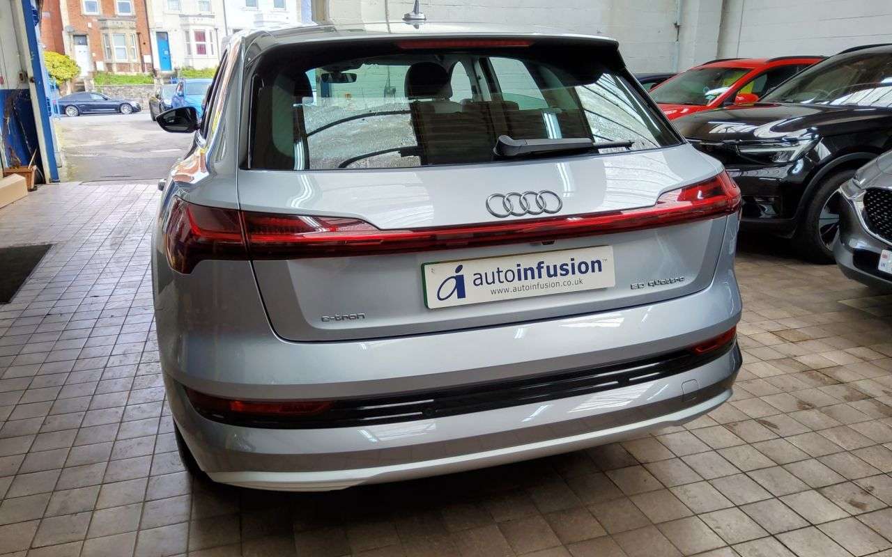 2021 AUDI E-TRON 2021 AUDI E-TRON