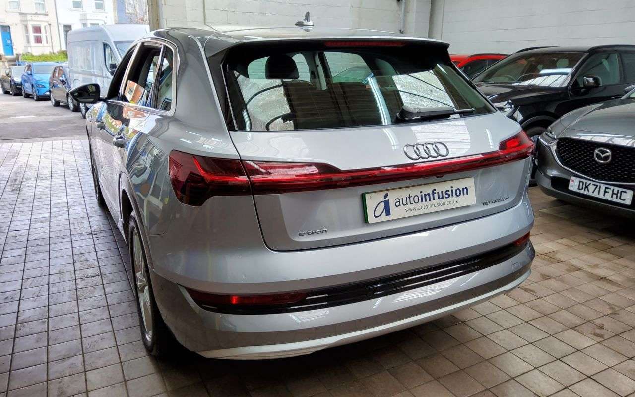 2021 AUDI E-TRON 2021 AUDI E-TRON
