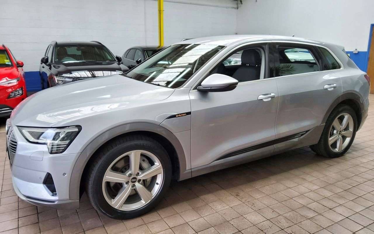2021 AUDI E-TRON 2021 AUDI E-TRON