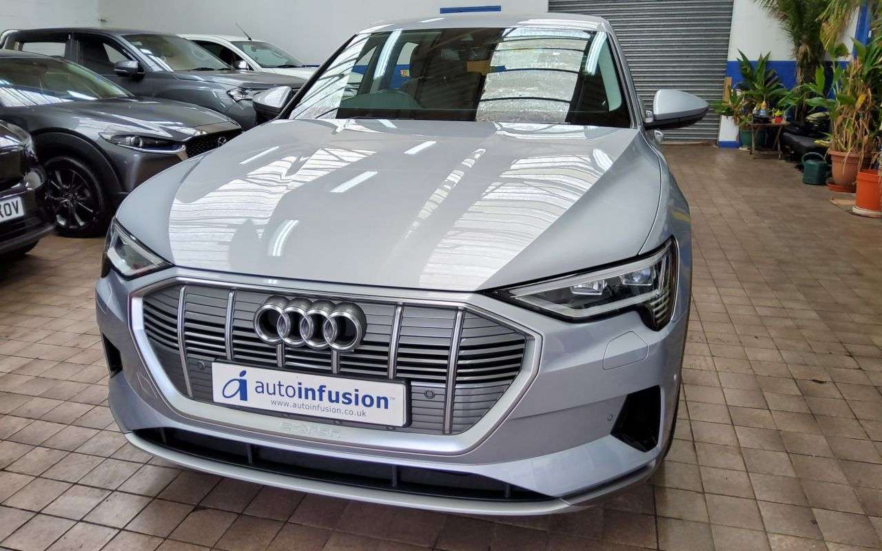 2021 AUDI E-TRON 2021 AUDI E-TRON