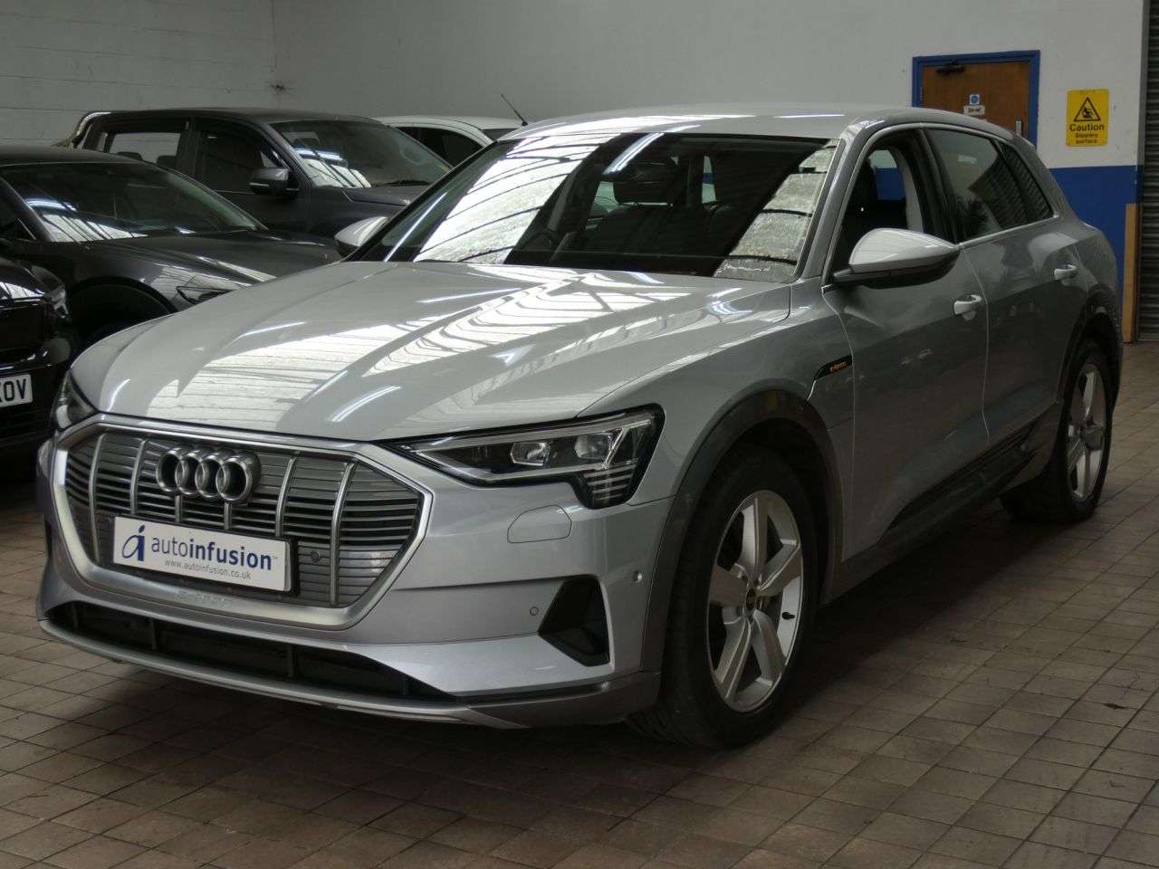 A 2021 AUDI E-TRON 50 Technik SUV 5dr Electric Auto quattro 71.2kWh (11kW Charger) (313 ps) 1 A 2021 AUDI E-TRON 50 Technik SUV 5dr Electric Auto quattro 71.2kWh (11kW Charger) (313 ps) 1