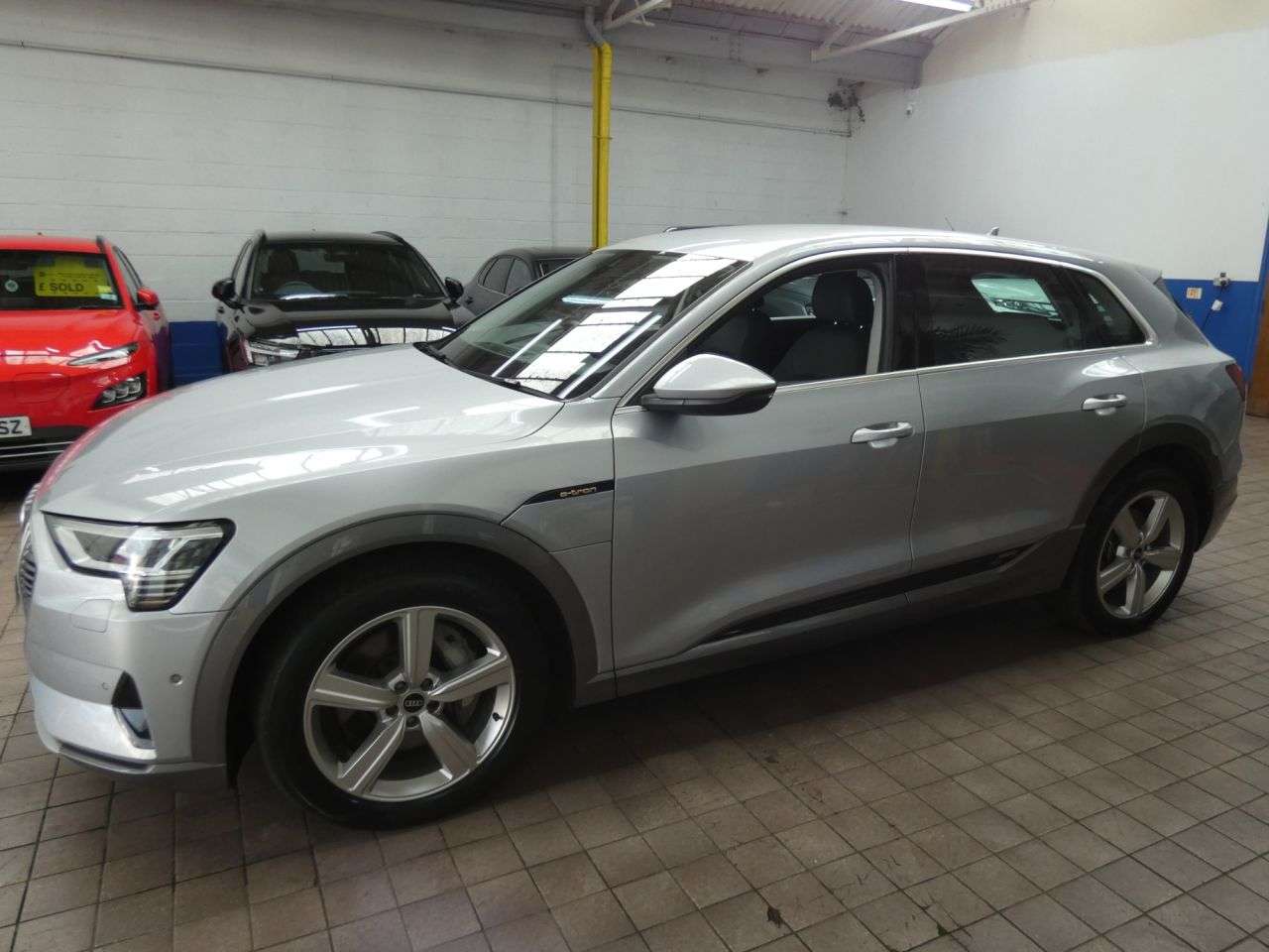 2021 AUDI E-TRON 2021 AUDI E-TRON