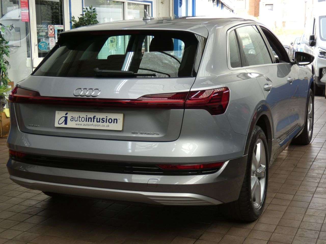 2021 AUDI E-TRON 2021 AUDI E-TRON