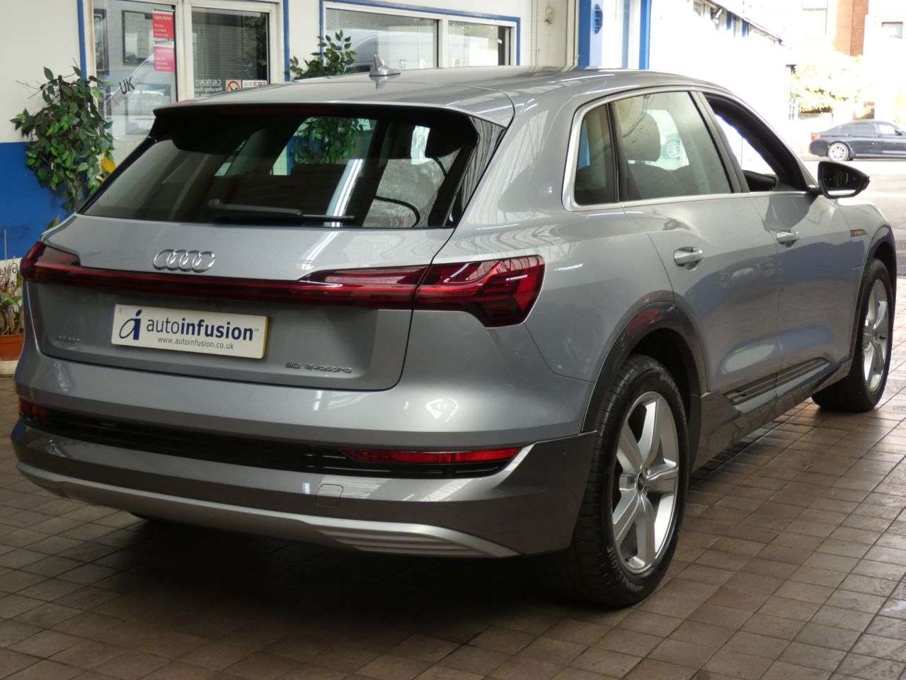 2021 AUDI E-TRON 2021 AUDI E-TRON