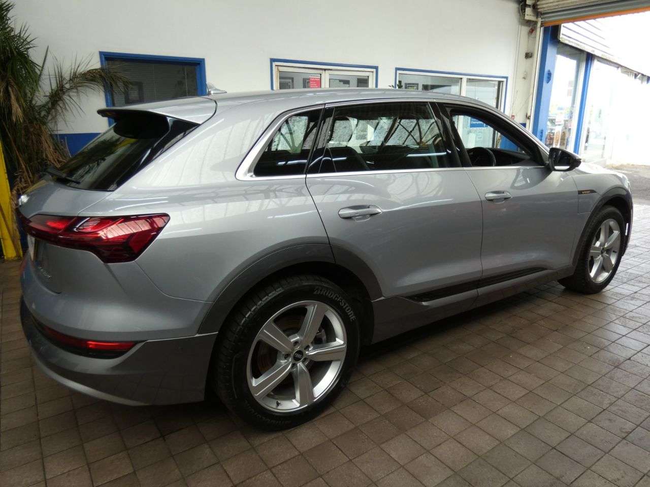 2021 AUDI E-TRON 2021 AUDI E-TRON