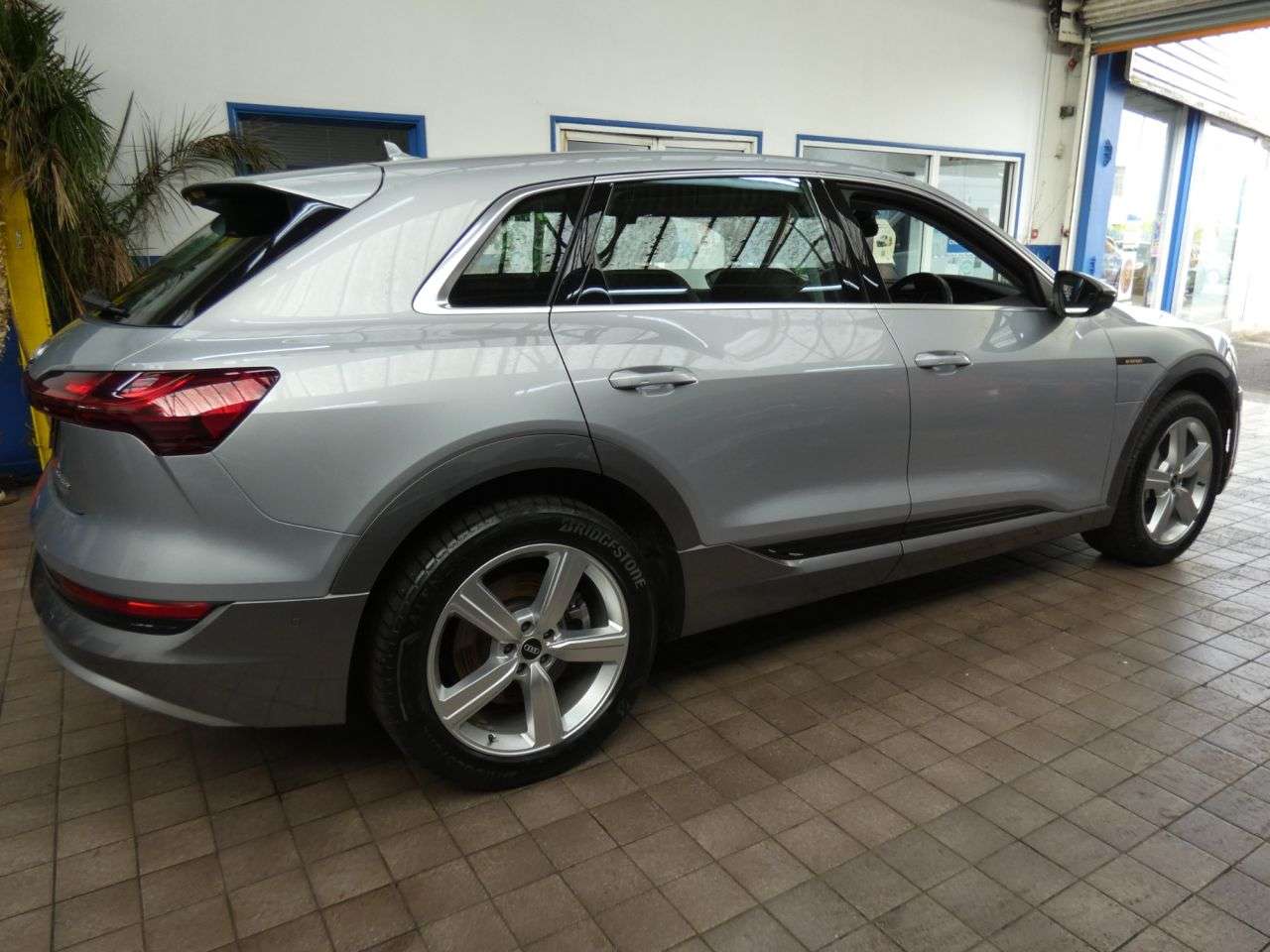 2021 AUDI E-TRON 2021 AUDI E-TRON
