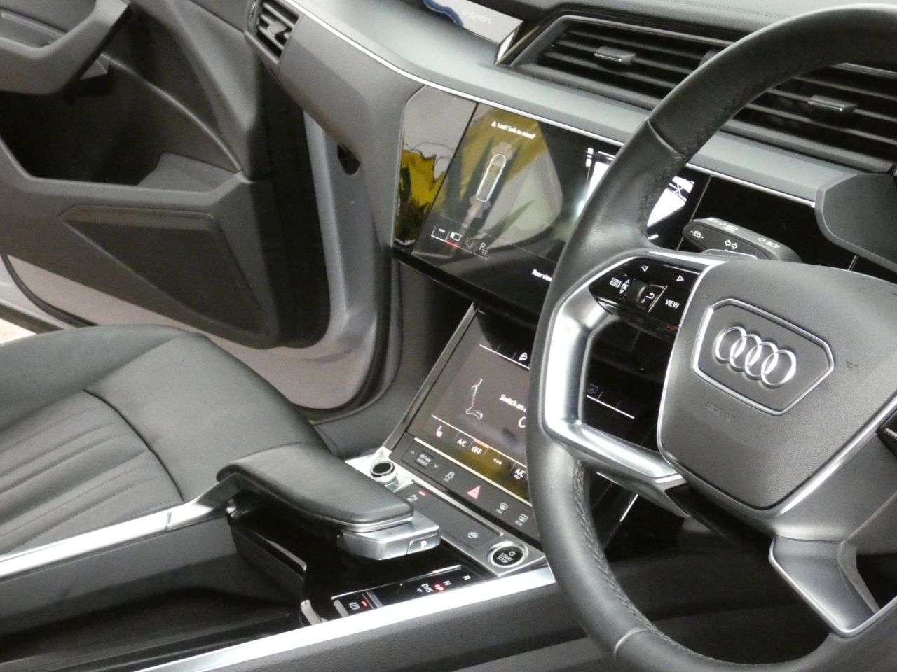 2021 AUDI E-TRON 2021 AUDI E-TRON