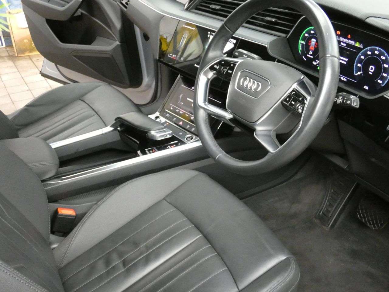 2021 AUDI E-TRON 2021 AUDI E-TRON
