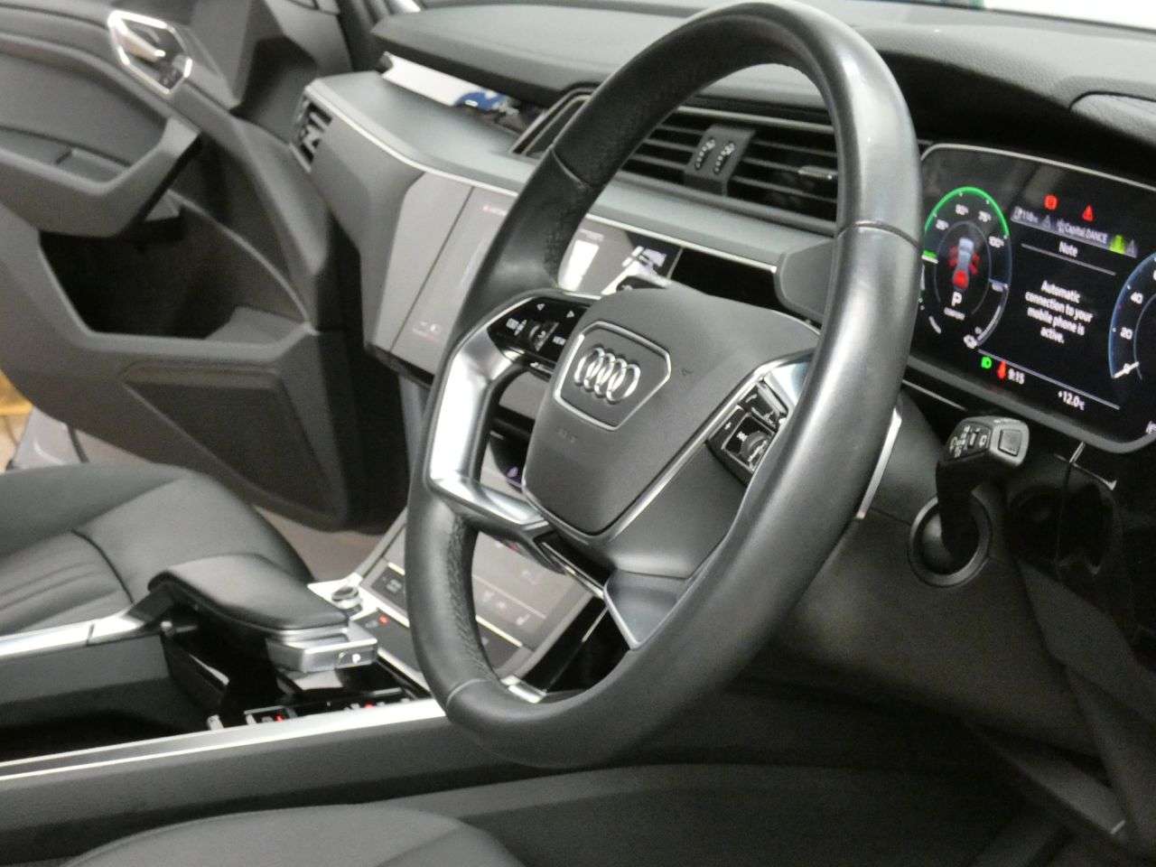 2021 AUDI E-TRON 2021 AUDI E-TRON
