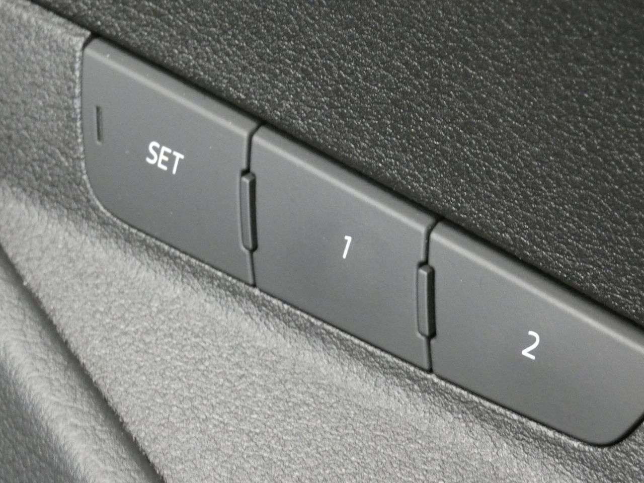 2021 AUDI E-TRON 2021 AUDI E-TRON