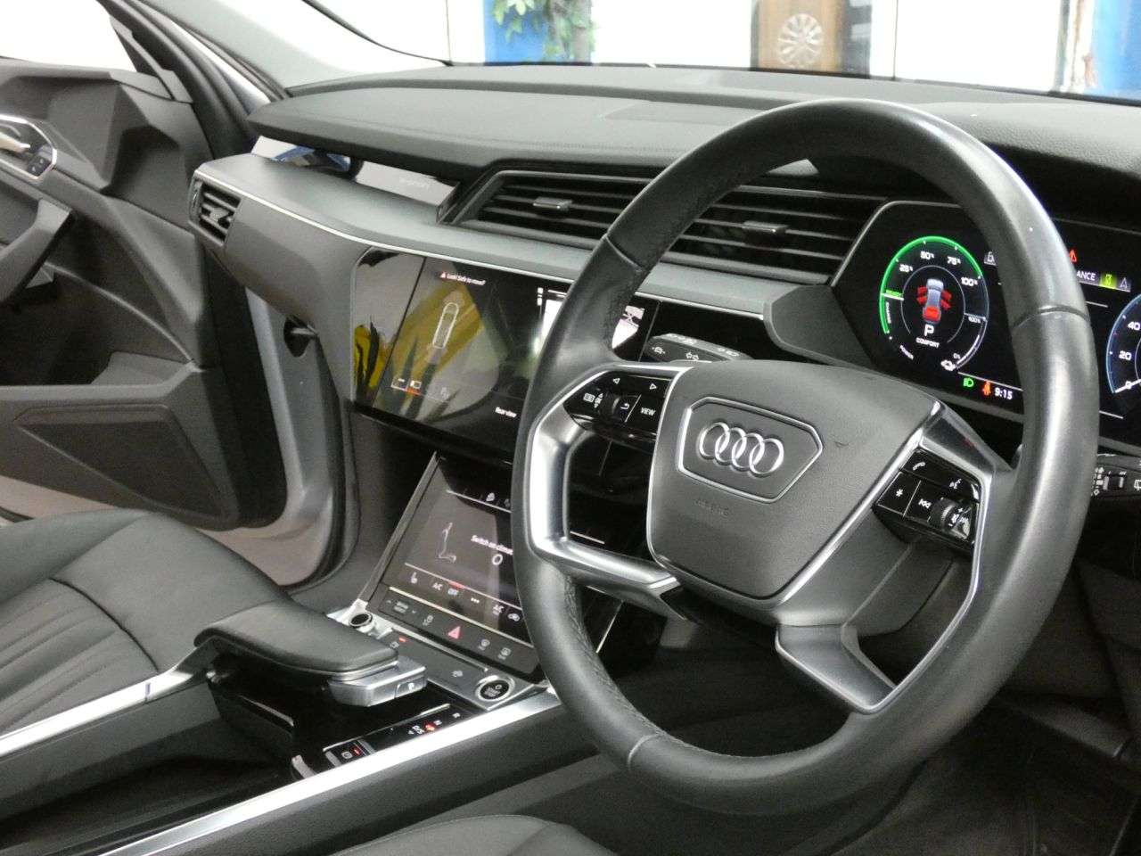 2021 AUDI E-TRON 2021 AUDI E-TRON