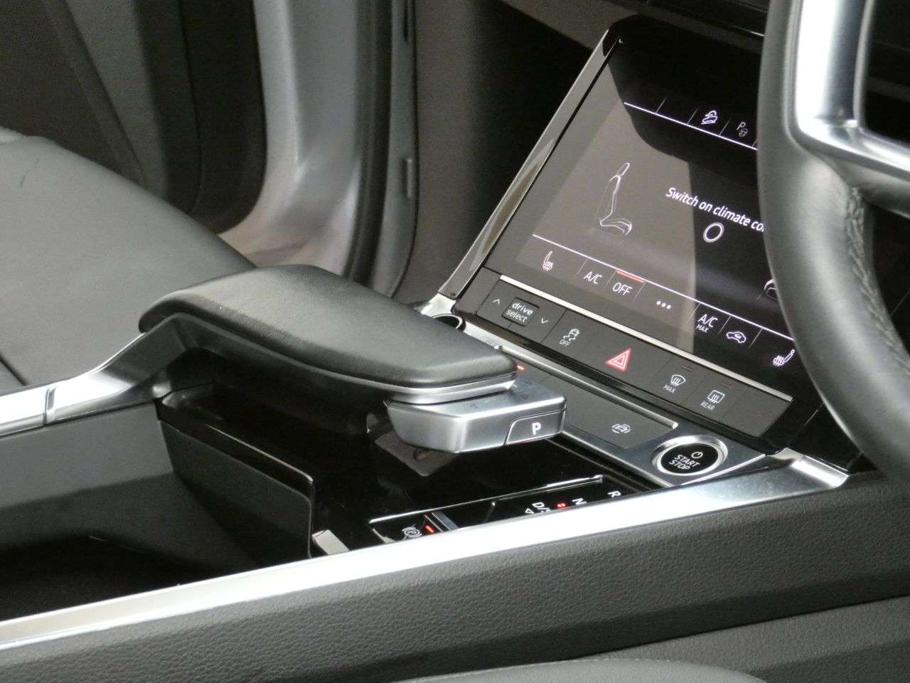 2021 AUDI E-TRON 2021 AUDI E-TRON