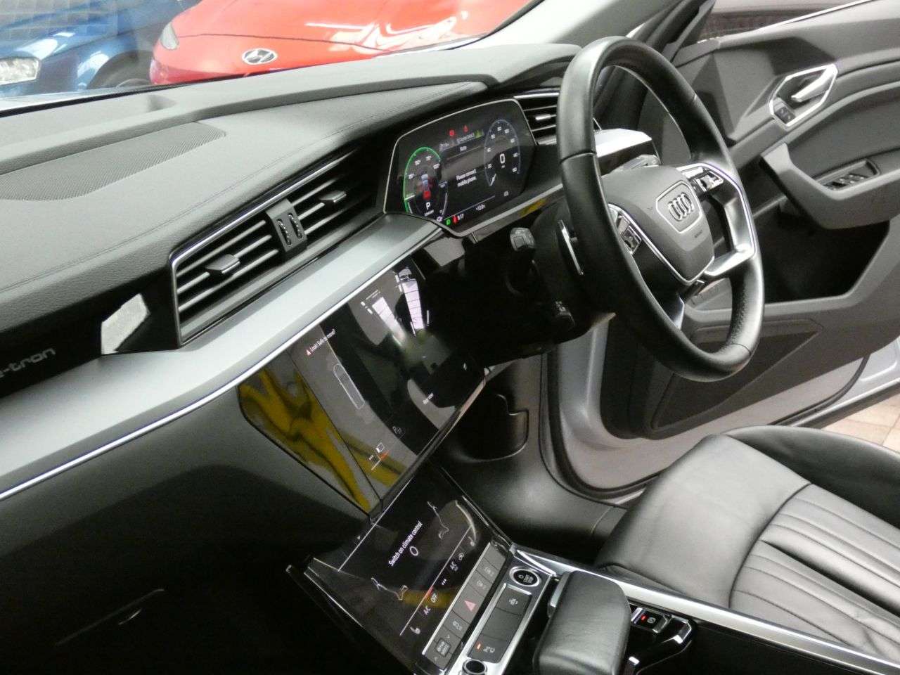 2021 AUDI E-TRON 2021 AUDI E-TRON