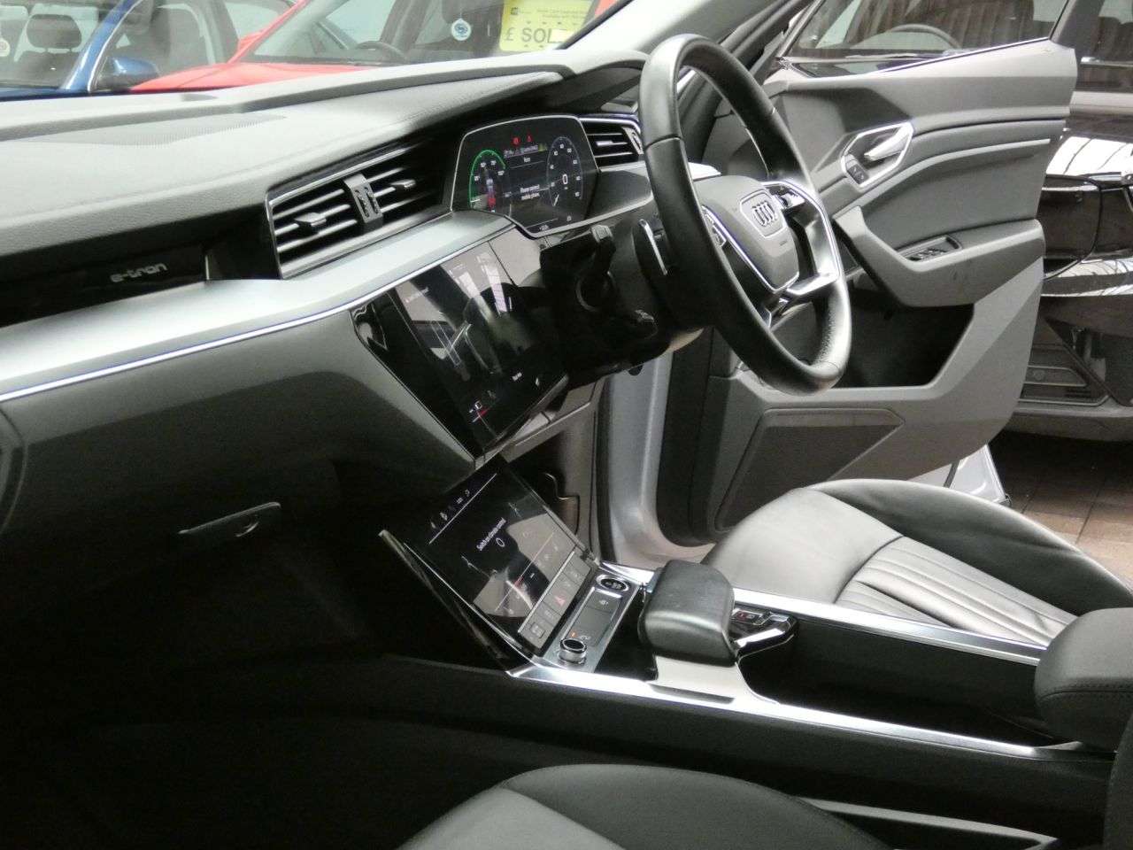 2021 AUDI E-TRON 2021 AUDI E-TRON