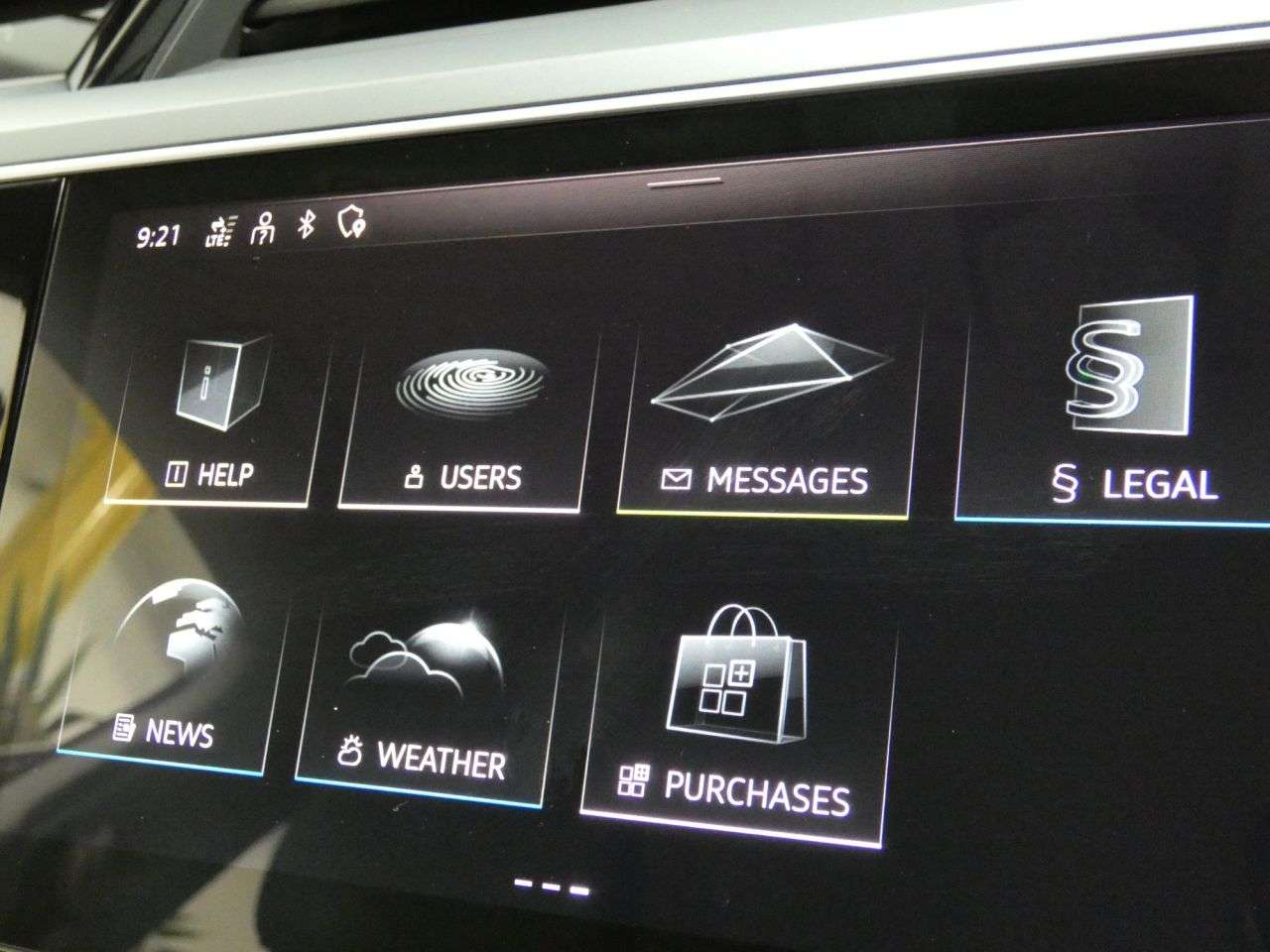 2021 AUDI E-TRON 2021 AUDI E-TRON