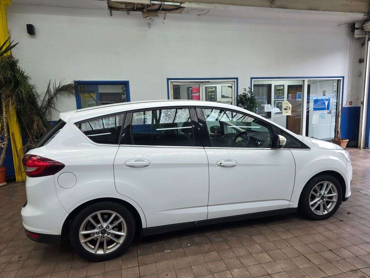 A 2018 FORD C-MAX 1.5 TDCi Zetec MPV 5dr Diesel Manual Euro 6 (s/s) (120 ps) SAT NAV. Cruise A 2018 FORD C-MAX 1.5 TDCi Zetec MPV 5dr Diesel Manual Euro 6 (s/s) (120 ps) SAT NAV. Cruise