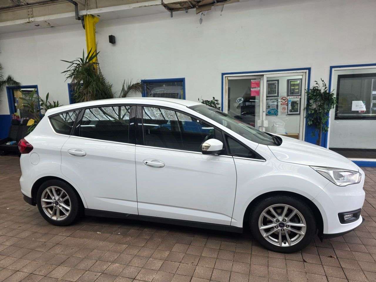 A 2018 FORD C-MAX 1.5 TDCi Zetec MPV 5dr Diesel Manual Euro 6 (s/s) (120 ps) SAT NAV. Cruise A 2018 FORD C-MAX 1.5 TDCi Zetec MPV 5dr Diesel Manual Euro 6 (s/s) (120 ps) SAT NAV. Cruise