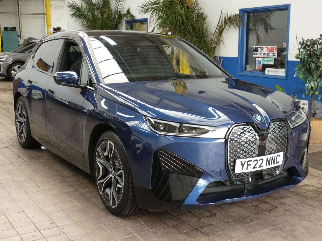 A 2022 BMW IX 40 76.6kWh M Sport SUV 5dr Electric Auto xDrive (326 ps) SKYLOUNGE VISIBILI A 2022 BMW IX 40 76.6kWh M Sport SUV 5dr Electric Auto xDrive (326 ps) SKYLOUNGE VISIBILI