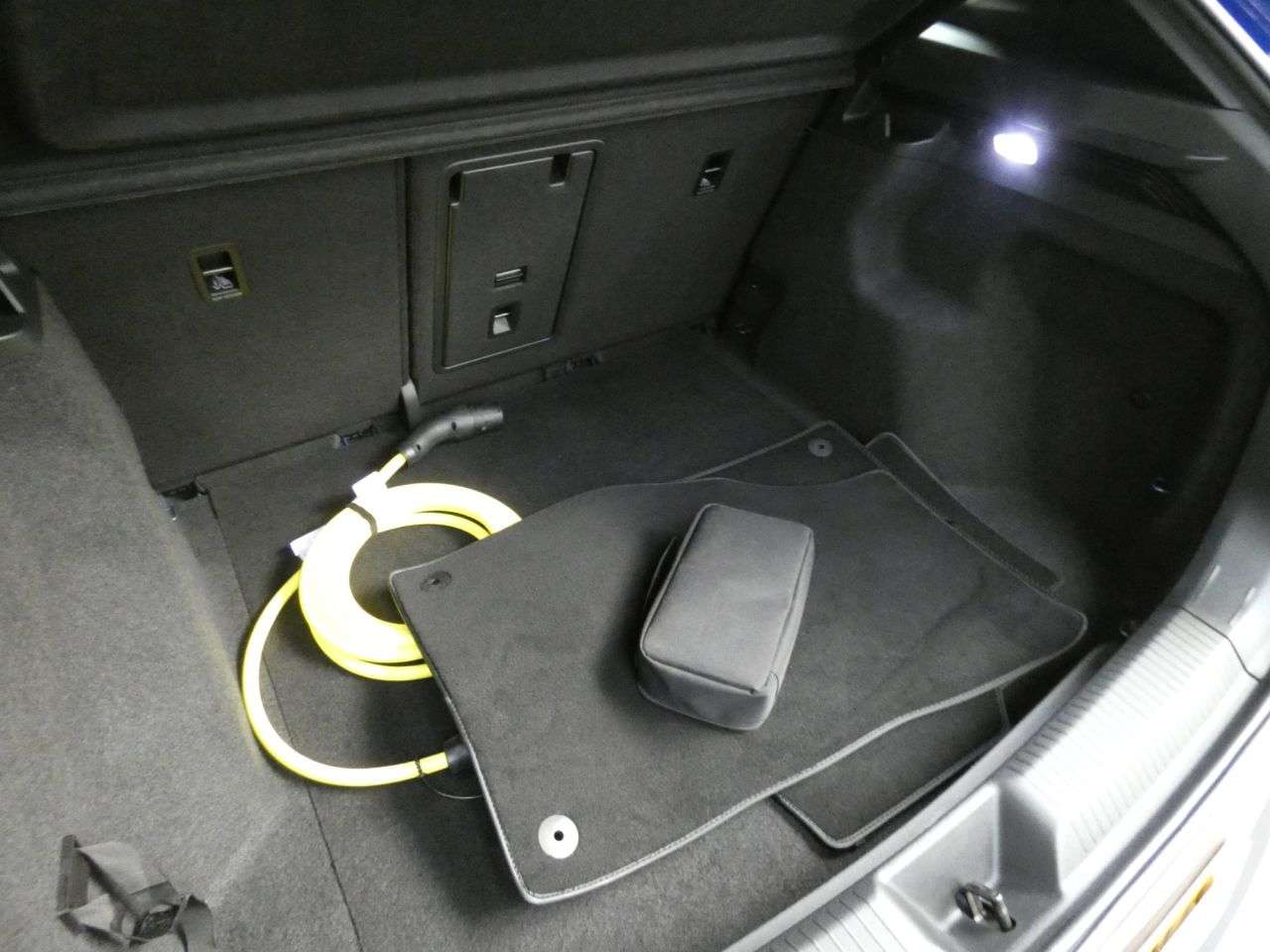 2023 VOLKSWAGEN ID.4 2023 VOLKSWAGEN ID.4