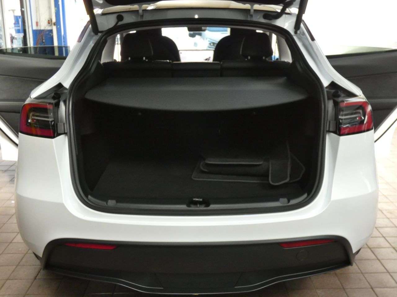 2023 TESLA MODEL Y 2023 TESLA MODEL Y