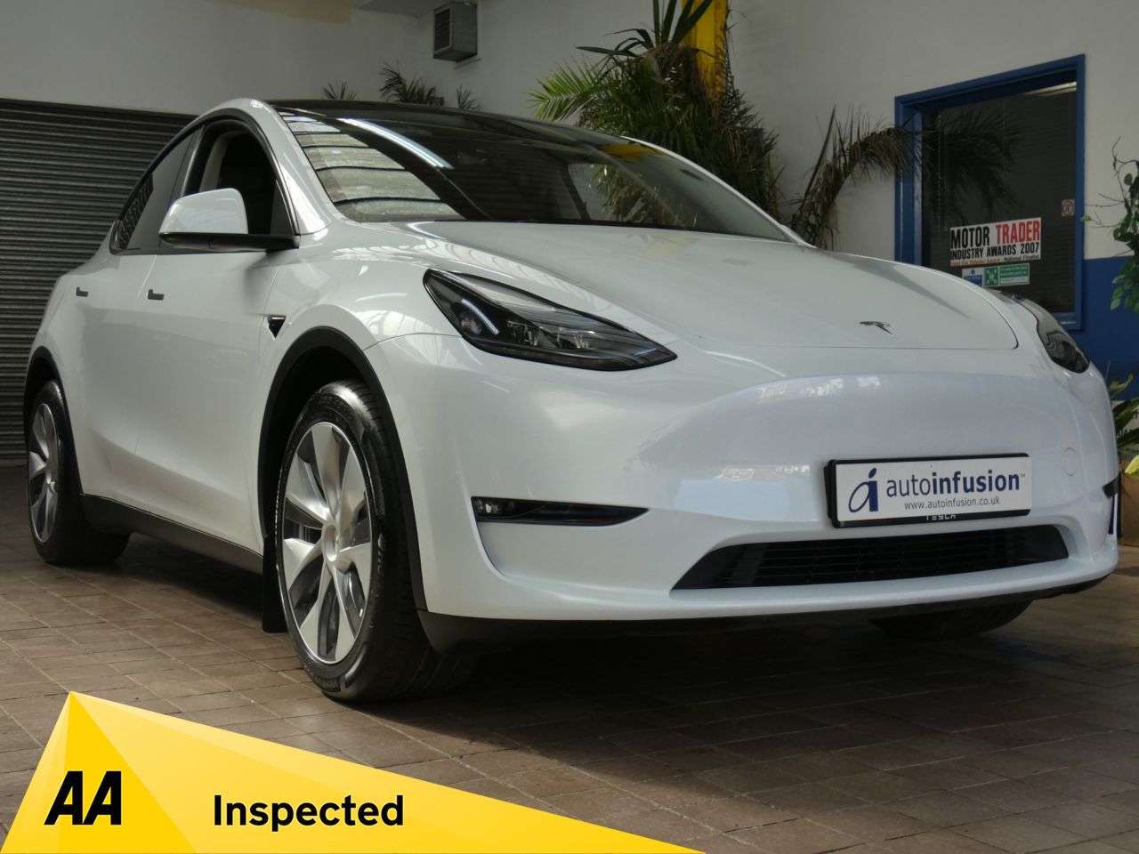 A 2023 TESLA MODEL Y (Dual Motor) Long Range SUV 5dr Electric Auto 4WDE (384 bhp) ALL TESLA UPDA A 2023 TESLA MODEL Y (Dual Motor) Long Range SUV 5dr Electric Auto 4WDE (384 bhp) ALL TESLA UPDA